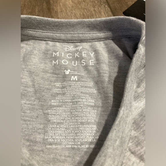 Disney women’s M short sleeve graphic Mickey Mouse tee - Picture 3 of 7